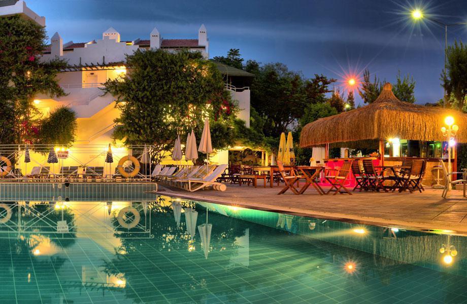 Hotel Golden Gate Кушадасъ Екстериор снимка