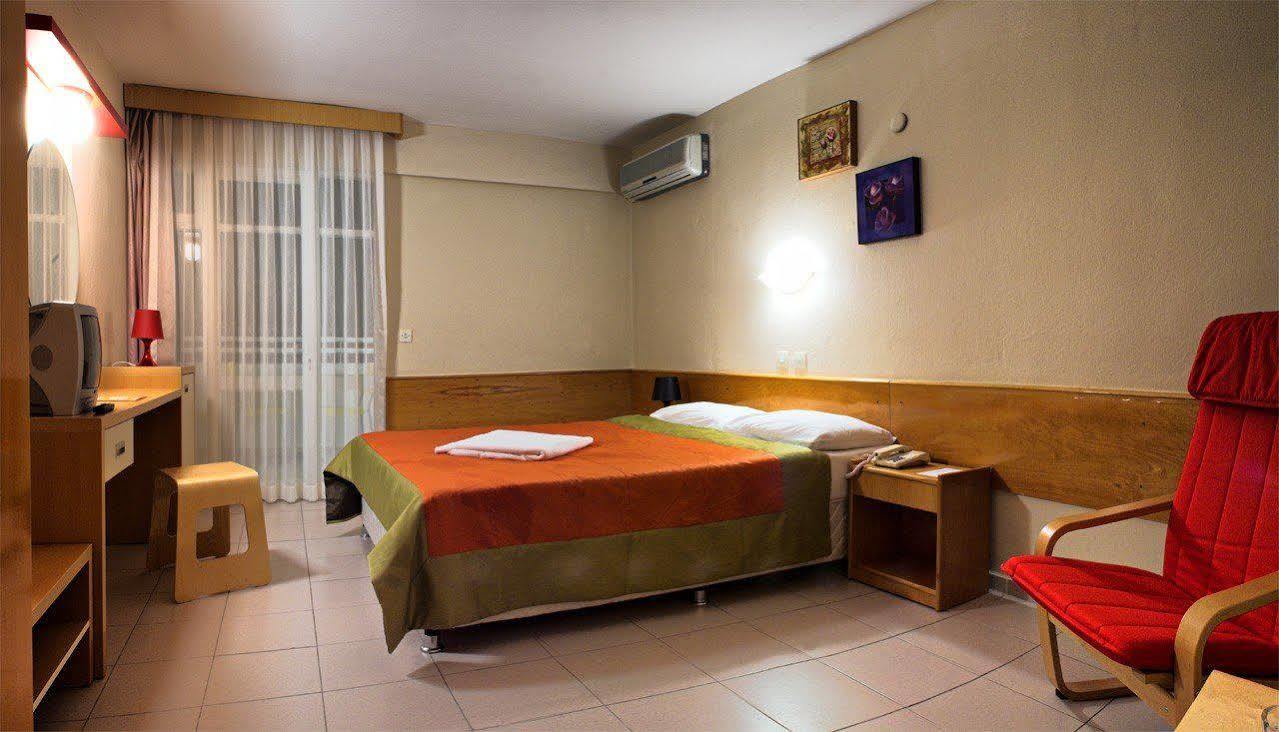 Hotel Golden Gate Кушадасъ Екстериор снимка