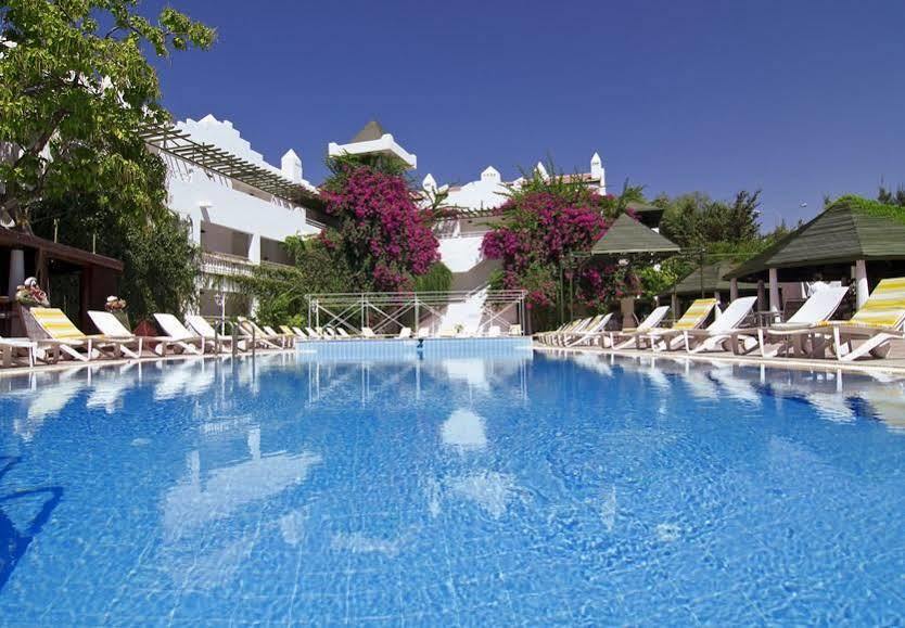 Hotel Golden Gate Кушадасъ Екстериор снимка