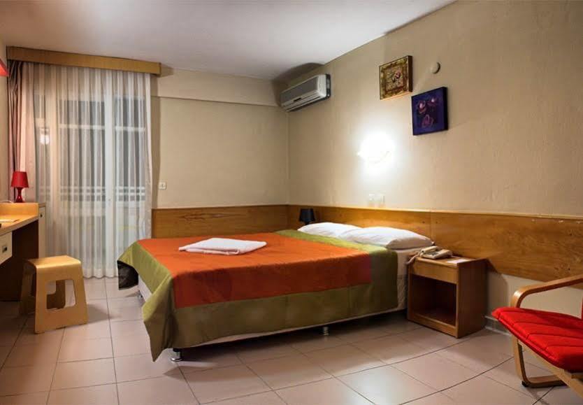 Hotel Golden Gate Кушадасъ Екстериор снимка