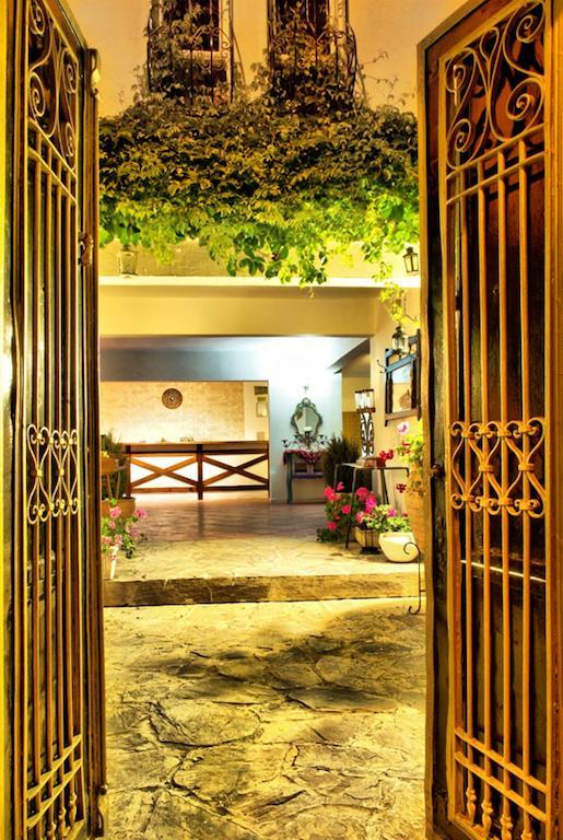 Hotel Golden Gate Кушадасъ Екстериор снимка