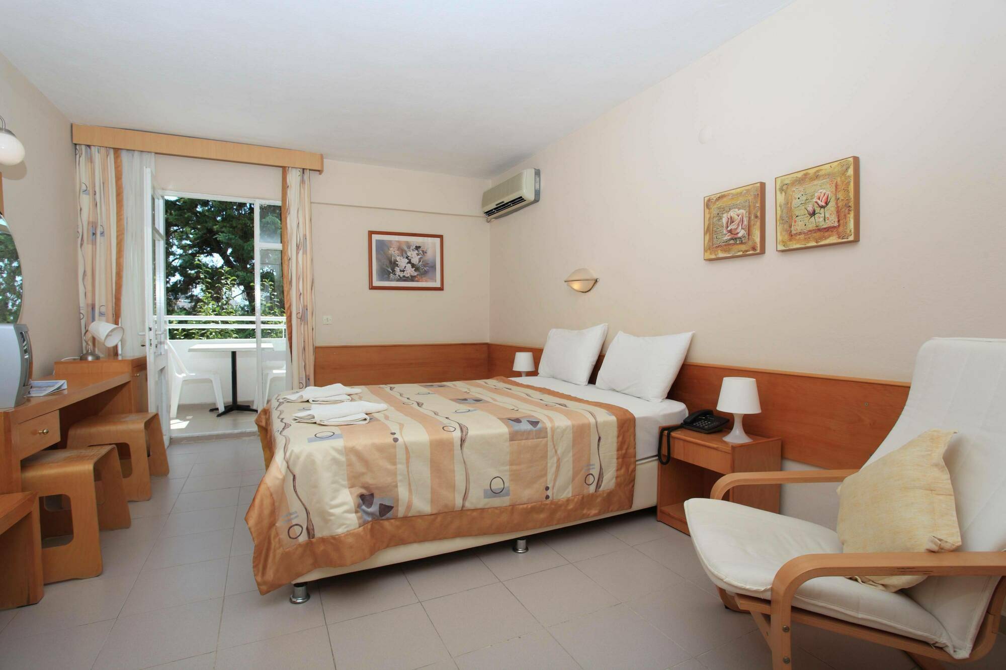Hotel Golden Gate Кушадасъ Екстериор снимка