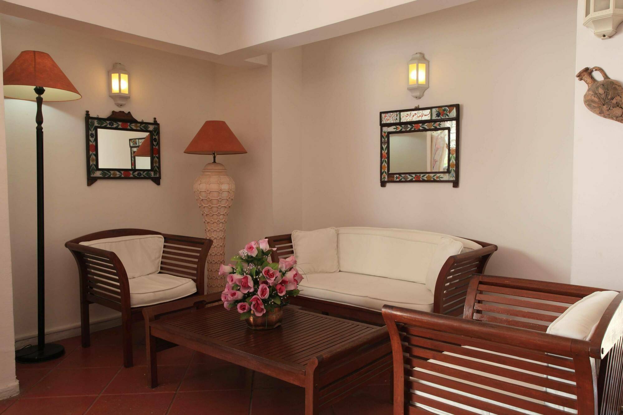 Hotel Golden Gate Кушадасъ Екстериор снимка