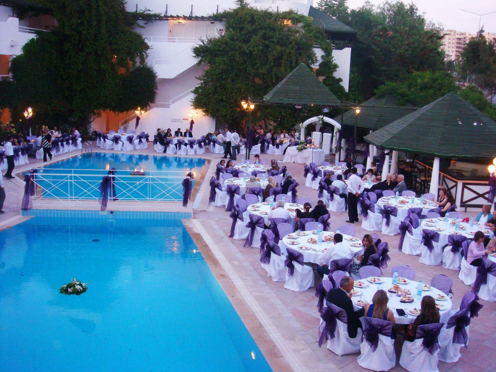 Hotel Golden Gate Кушадасъ Екстериор снимка