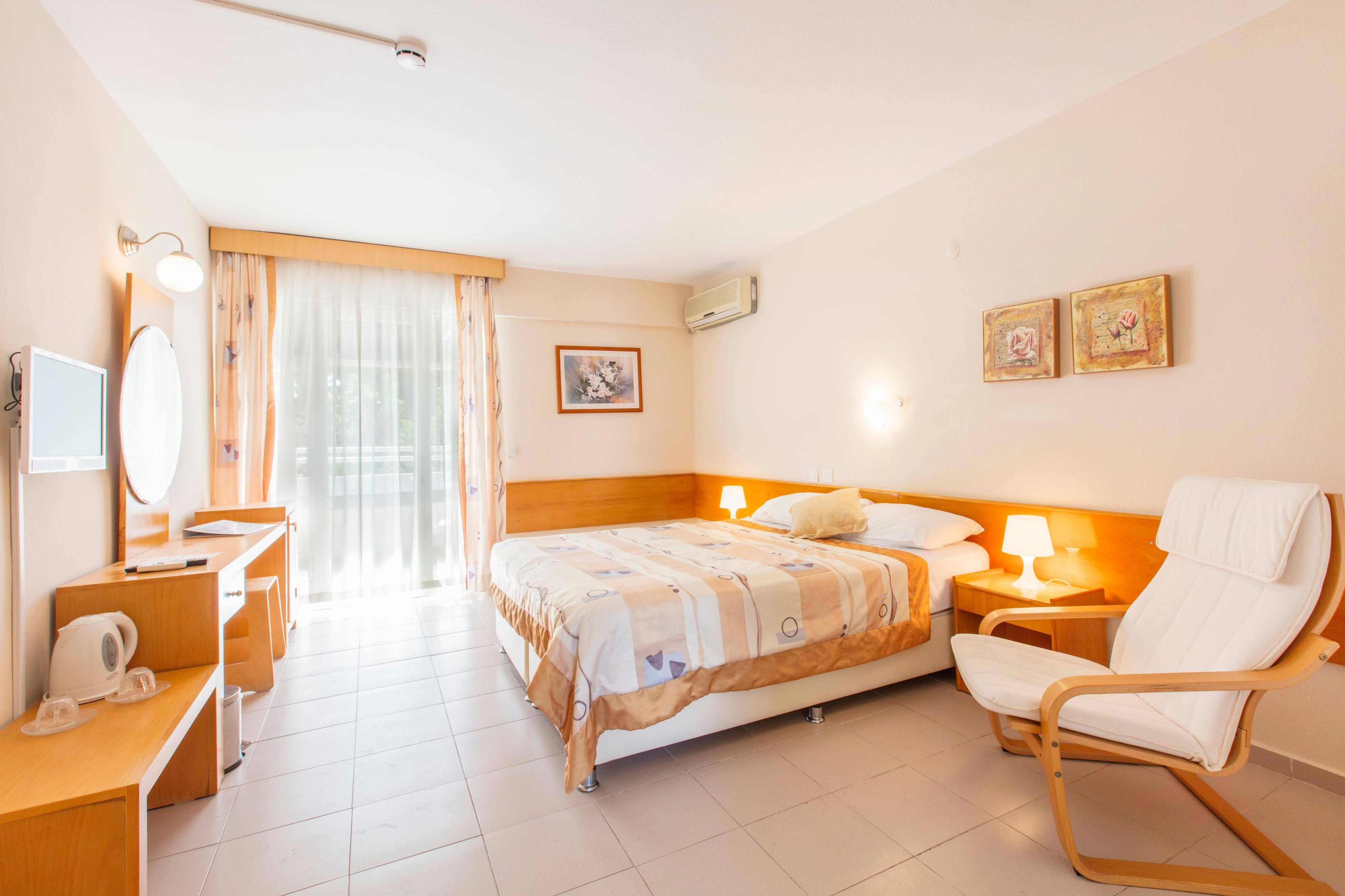 Hotel Golden Gate Кушадасъ Екстериор снимка